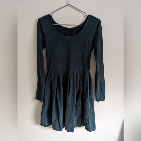 Aritzia Dresses & Skirts - Aritzia Talula Long Sleeve Mini Dress